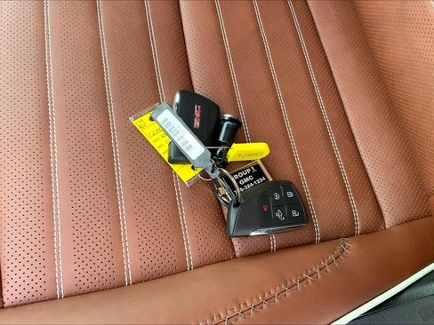 Used 2026 GMC Sierra 1500 Denali Ultimate image 13