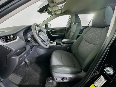 Used 2025 Toyota RAV4 XLE image 13