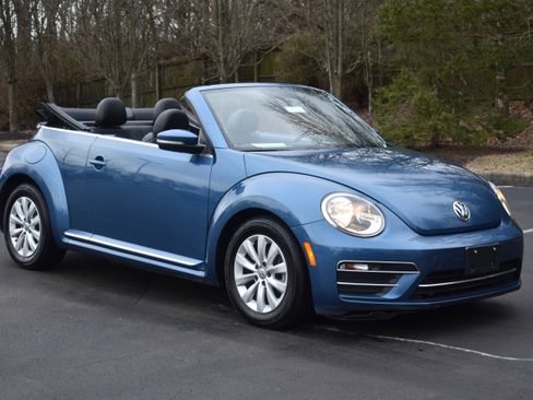 Used 2019 Volkswagen Beetle 2.0T S image 29