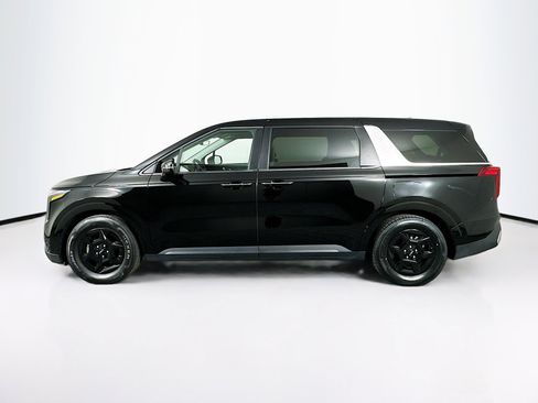 Used 2025 Kia Carnival FWD image 4