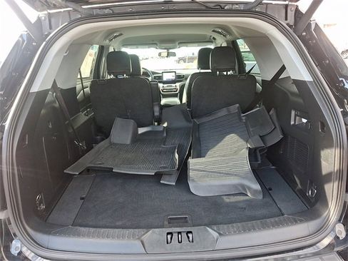 Used 2022 Ford Explorer XLT w/ Equipment Group 202A image 28