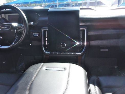 Used 2025 GMC Yukon XL Denali w/ Denali Reserve Package AWD/4WD image 25
