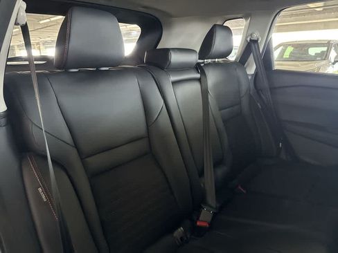 Used 2025 Nissan Rogue SV AWD/4WD image 25