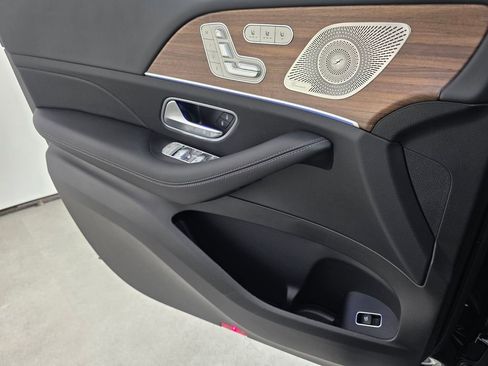 New 2026 Mercedes-Benz GLS 450 4MATIC image 18