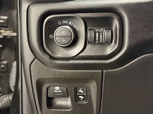 Used 2019 RAM 1500 Sport w/ Alpine Leather & Sound Group AWD/4WD image 19