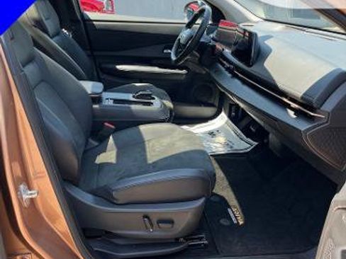 Certified 2023 Nissan Ariya FWD image 21