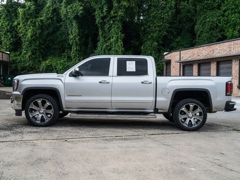 Used 2017 GMC Sierra 1500 SLT w/ Enhanced Driver Alert Package AWD/4WD image 4