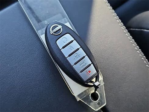 Used 2022 Nissan Rogue SV w/ SV Premium Package image 34