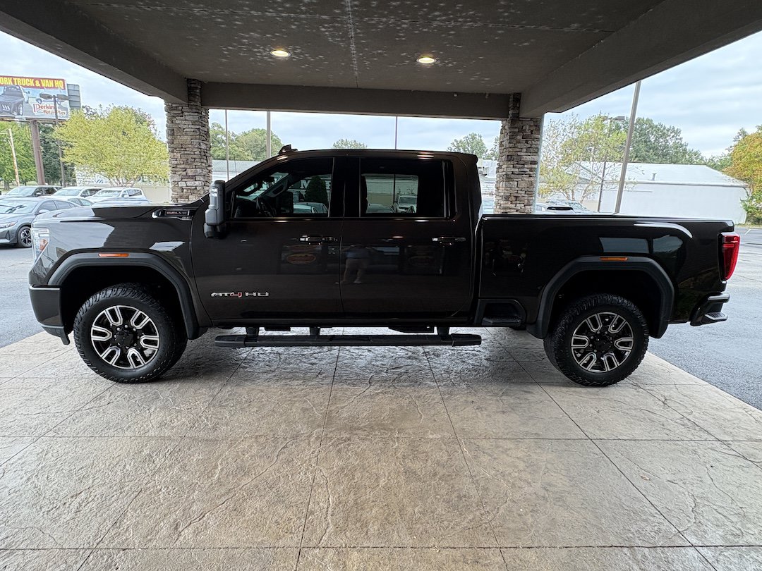 Used 2020 GMC Sierra 2500 AT4 w/ AT4 Premium Package AWD/4WD image 9