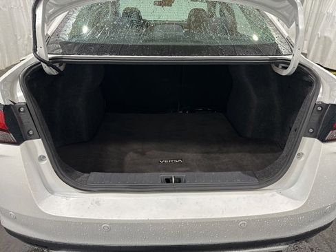 Used 2021 Nissan Versa SV image 11