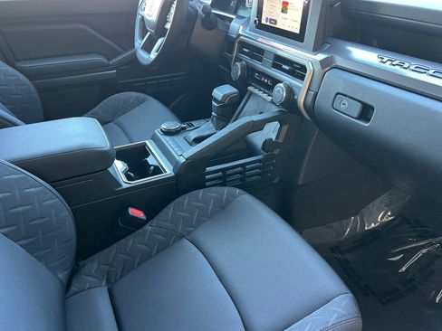 Used 2025 Toyota Tacoma SR5 image 18