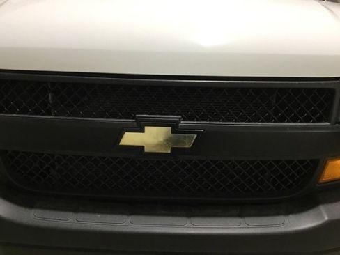 Used 2022 Chevrolet Express 2500 Extended w/ Driver Convenience Package image 20