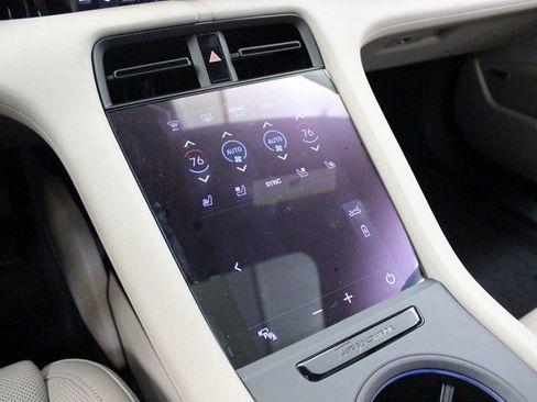 New 2024 Porsche Taycan image 27