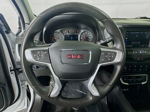 Used 2024 GMC Terrain SLE FWD image 15