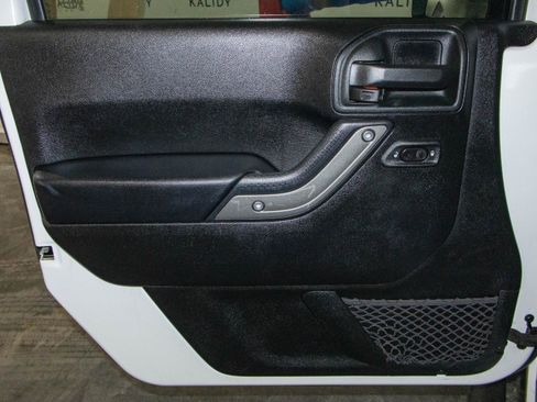 Used 2017 Jeep Wrangler Unlimited Sport w/ Quick Order Package 24S image 9