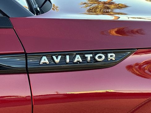 Used 2025 Lincoln Aviator Reserve w/ Jet Appearance Package image 10