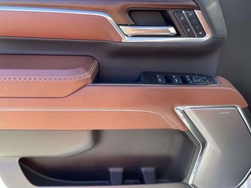 Certified 2025 GMC Sierra 2500 Denali Ultimate image 14