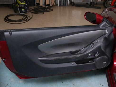 Used 2010 Chevrolet Camaro SS RWD image 26