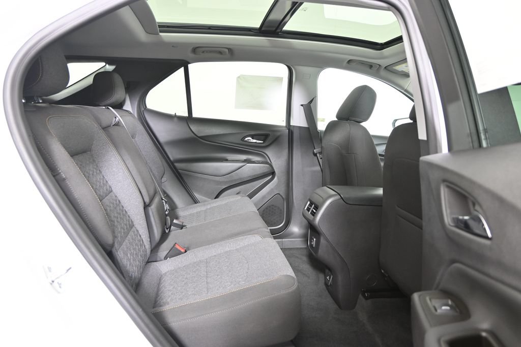 Used 2024 Chevrolet Equinox LT AWD/4WD image 15