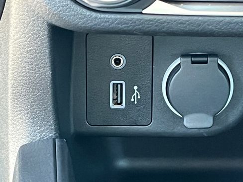 Certified 2025 Nissan Kicks Play S image 26