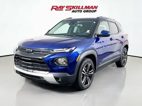 Used 2023 Chevrolet TrailBlazer LT w/ LPO, Blackout Package AWD/4WD image 3