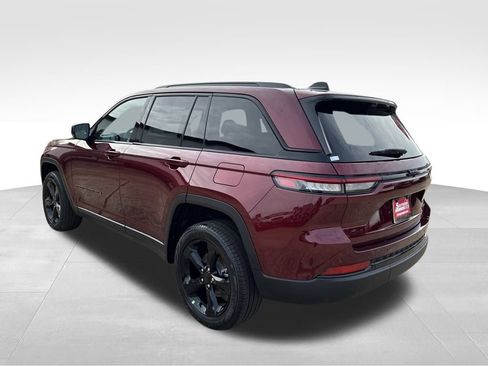 New 2025 Jeep Grand Cherokee Limited w/ Luxury Tech Group II image 3