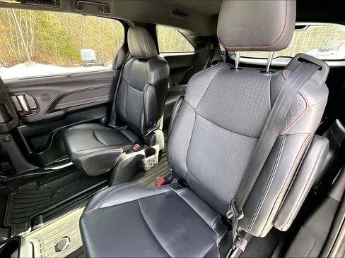 Used 2021 Toyota Sienna XSE w/ XSE Plus Package image 21