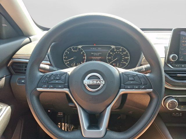 Used 2023 Nissan Altima 2.5 SV FWD image 21