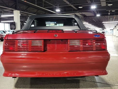 Used 1989 Ford Mustang GT RWD image 3