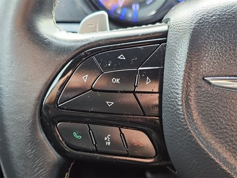Used 2017 Chrysler 300 S image 20