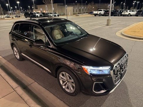 Used 2025 Audi Q7 3.0T Prestige image 9