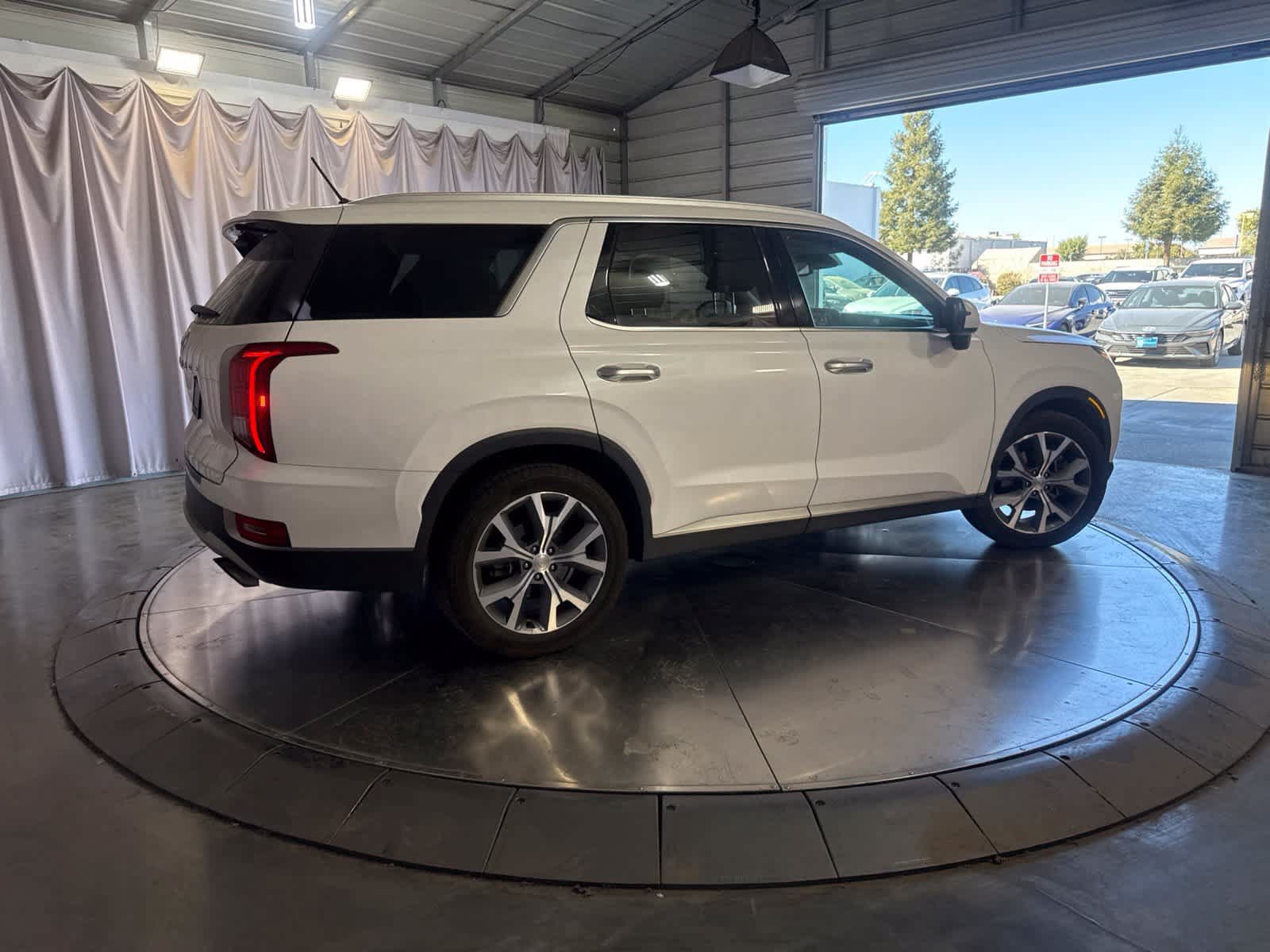 Used 2020 Hyundai Palisade SEL w/ Convenience Package FWD image 4