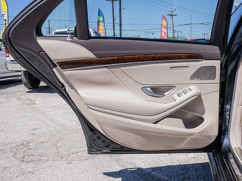 Used 2015 Mercedes-Benz S 550 Sedan image 11