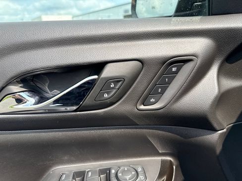 Used 2023 GMC Acadia AT4 w/ Technology Package AWD/4WD image 13