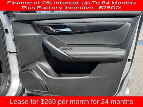 New 2025 VinFast VF 8 Eco image 42