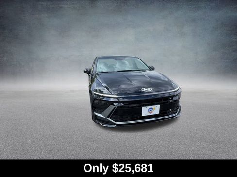 Used 2026 Hyundai Sonata SE FWD image 4