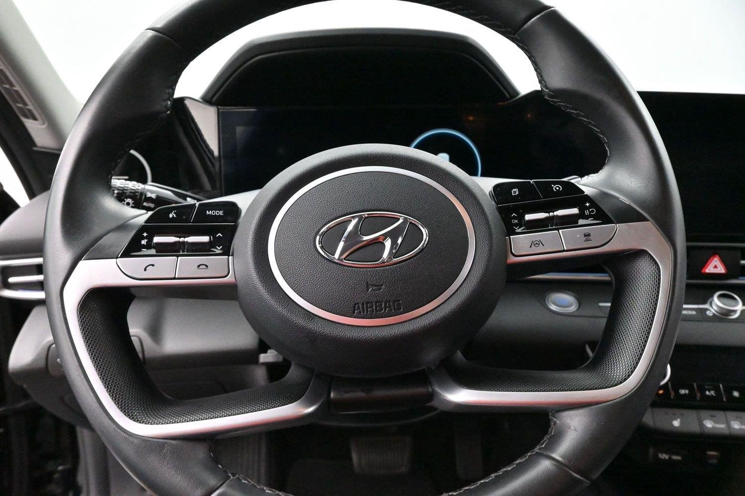 Used 2021 Hyundai Elantra Limited w/ Cargo Package FWD image 16