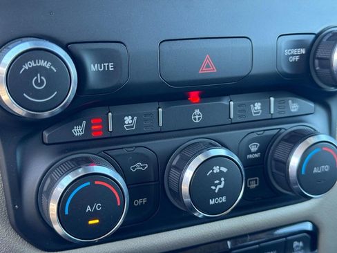 Used 2021 RAM 1500 Laramie image 26