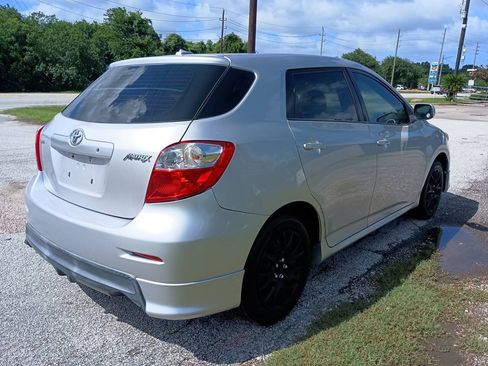 Used 2010 Toyota Matrix FWD image 5