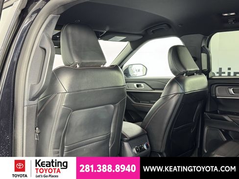 Used 2025 Ford Explorer ST-Line AWD/4WD image 16