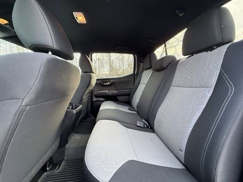 Used 2021 Toyota Tacoma TRD Sport image 29