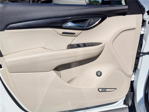 Used 2021 Buick Envision Essence w/ Technology Package I image 15