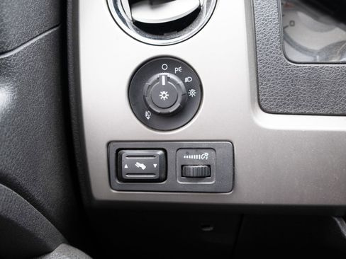 Used 2010 Ford F150 Lariat image 3