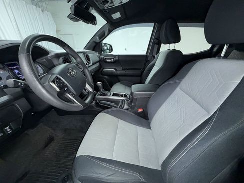 Certified 2023 Toyota Tacoma TRD Off-Road image 4