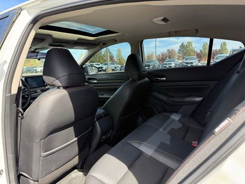 Used 2020 Nissan Altima 2.5 SR w/ Premium Package image 18