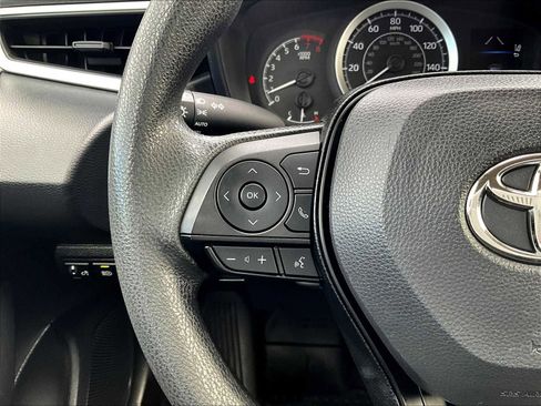 Used 2022 Toyota Corolla LE image 23