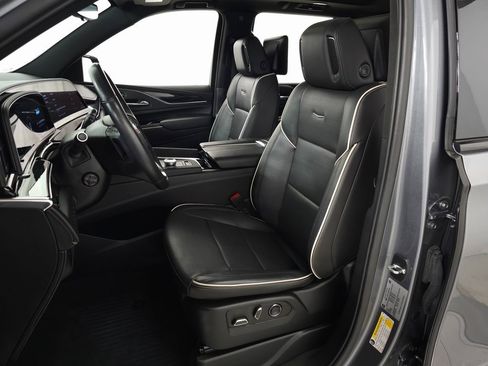 Used 2021 Cadillac Escalade Sport image 16