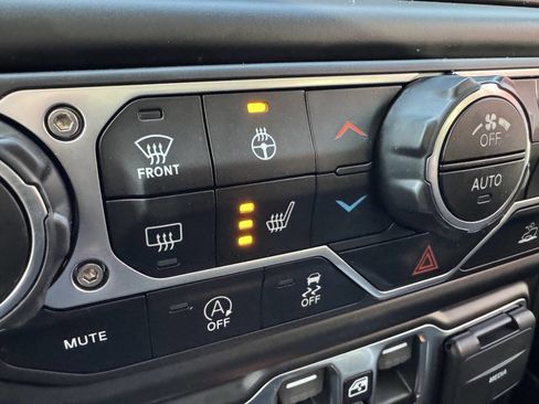 Used 2022 Jeep Wrangler Unlimited Willys image 16