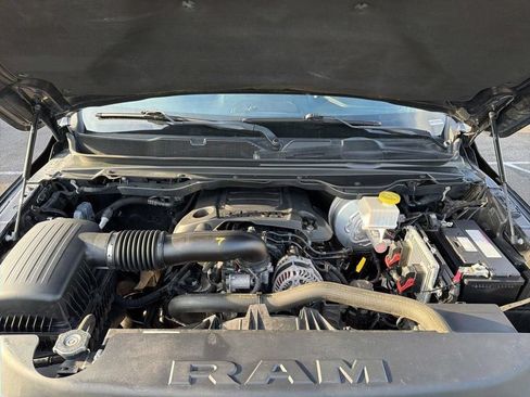 Used 2019 RAM 1500 Laramie AWD/4WD image 9