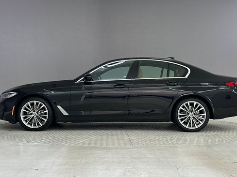 Used 2023 BMW 530i w/ Convenience Package RWD image 2
